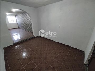 Casa en Venta REMODELADA en PASEO DEL PRADO en Juárez NL MZC