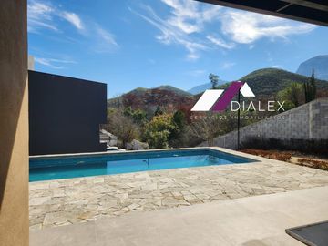 Casa en VENTA Fracc. Brisas del Vergel -CARRETERA NACIONAL- Monterrey, Nuevo León.