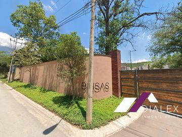 Casa en VENTA Fracc. Brisas del Vergel -CARRETERA NACIONAL- Monterrey, Nuevo León.