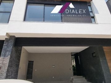 Casa en VENTA Fracc. Brisas del Vergel -CARRETERA NACIONAL- Monterrey, Nuevo León.