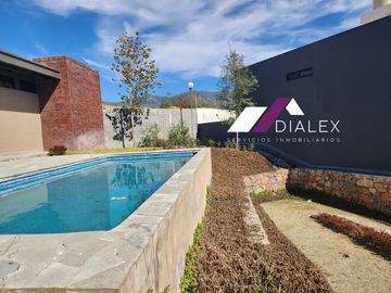 Casa en VENTA Fracc. Brisas del Vergel -CARRETERA NACIONAL- Monterrey, Nuevo León.
