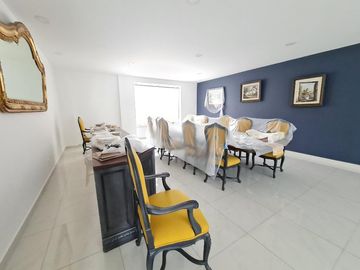 VENTA DE CASA EN CHILUCA (3 NIVELES)