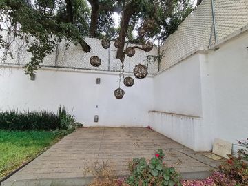 VENTA DE CASA EN CHILUCA (3 NIVELES)
