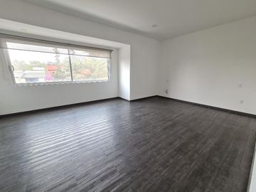 VENTA DE CASA EN CHILUCA (3 NIVELES)