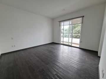 VENTA DE CASA EN CHILUCA (3 NIVELES)
