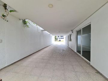 VENTA DE CASA EN CHILUCA (3 NIVELES)