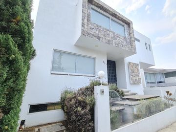 VENTA DE CASA EN CHILUCA (3 NIVELES)