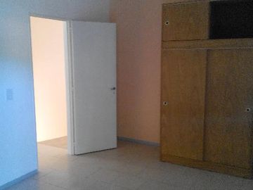 DEPARTAMENTO 2 AMB. 1 PISO. EN COMPLEJO CON PISCINA ,SIN EXPENSAS. NI ABL TACUARI 255 , TIGRE