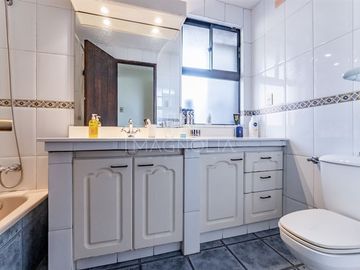 Casa en Venta en luis pasteur con Lo recabarren