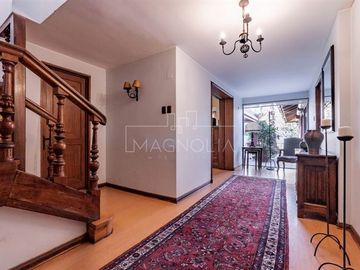 Casa en Venta en luis pasteur con Lo recabarren