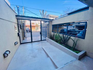 Departamento en  VENTA 2 AMB CON TERRAZA PROPIA Y COCHERA. RAMOS MEJIA
