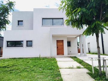 Casa en San Pablo, Pilar del este