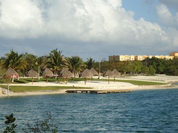 CASA DE LUJO EN VENTA RESIDENCIAL LAGOS DEL SOL CANCUN COLDWELL BANKER