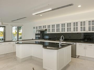 CASA DE LUJO EN VENTA RESIDENCIAL LAGOS DEL SOL CANCUN COLDWELL BANKER