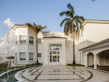 CASA DE LUJO EN VENTA RESIDENCIAL LAGOS DEL SOL CANCUN COLDWELL BANKER