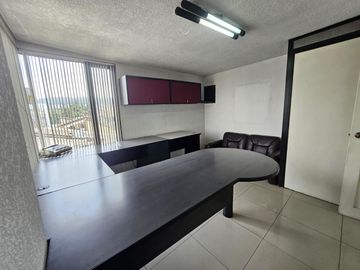VENTA O RENTA OFICINA AMOBLADA, sector Jipijapa