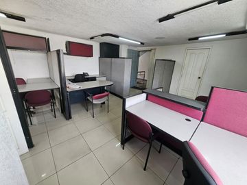 VENTA O RENTA OFICINA AMOBLADA, sector Jipijapa
