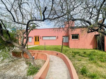 Casa de dos dormitorios en Sicardi en Venta