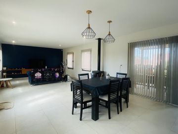 Casa de dos dormitorios en Sicardi en Venta
