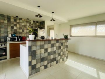 Casa de dos dormitorios en Sicardi en Venta
