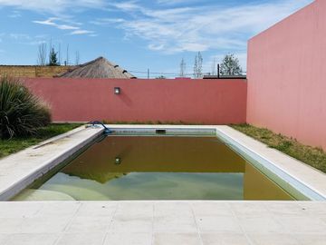 Casa de dos dormitorios en Sicardi en Venta