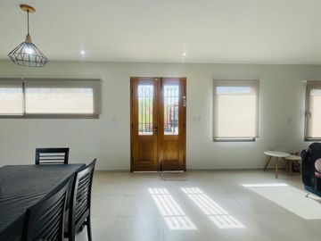 Casa de dos dormitorios en Sicardi en Venta