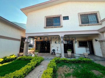Casa en venta en cumbres 3er sector