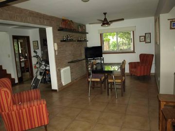 Casa en venta en Aldea, Fisherton, 5 dorm