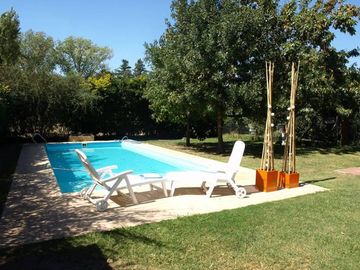 Casa impecable en Roldan, moderna , apta credito