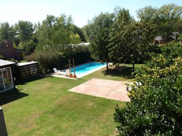 Casa impecable en Roldan, moderna , apta credito