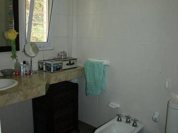 Casa impecable en Roldan, moderna , apta credito