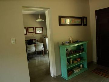 Casa impecable en Roldan, moderna , apta credito