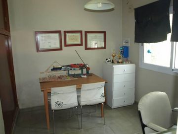 Casa impecable en Roldan, moderna , apta credito