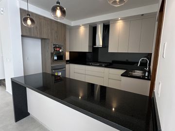 Hermosa casa en VENTA Parque Metropolitano en coto