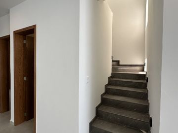 Hermosa casa en VENTA Parque Metropolitano en coto