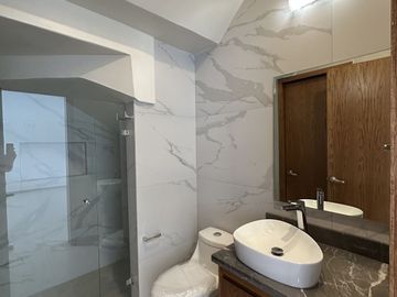 Hermosa casa en VENTA Parque Metropolitano en coto
