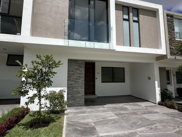 Hermosa casa en VENTA Parque Metropolitano en coto