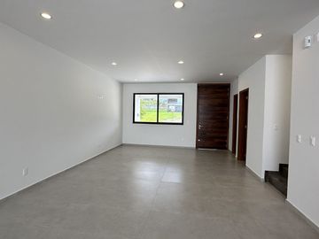 Hermosa casa en VENTA Parque Metropolitano en coto