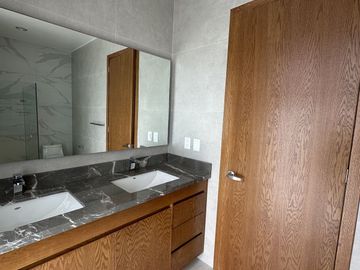 Hermosa casa en VENTA Parque Metropolitano en coto