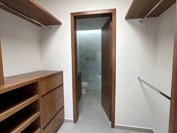 Hermosa casa en VENTA Parque Metropolitano en coto