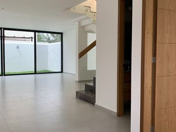 Hermosa casa en PREVENTA Parque Metropolitano en coto
