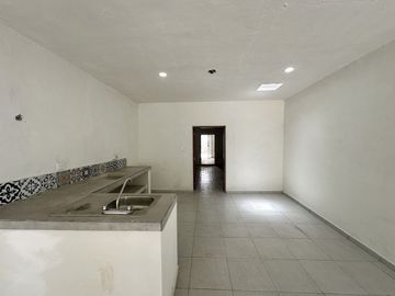 CASA EN VENTA EN COLONIA SANTA ROSA SOBRE CALLE PRINCIPAL.