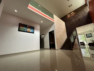 CASA EN VENTA UBICADA EN SAN SEBASTIAN, CENTRO DE MERIDA.