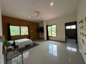 CASA EN VENTA UBICADA EN SAN SEBASTIAN, CENTRO DE MERIDA.