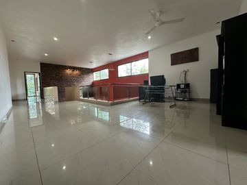 CASA EN VENTA UBICADA EN SAN SEBASTIAN, CENTRO DE MERIDA.