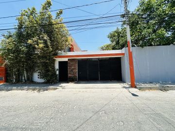 CASA EN VENTA UBICADA EN SAN SEBASTIAN, CENTRO DE MERIDA.