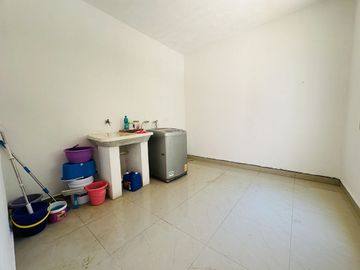 CASA EN VENTA UBICADA EN SAN SEBASTIAN, CENTRO DE MERIDA.