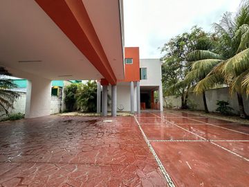 CASA EN VENTA UBICADA EN SAN SEBASTIAN, CENTRO DE MERIDA.
