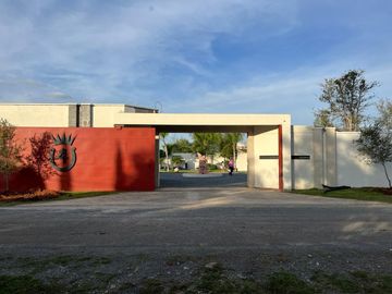 Quinta en  VENTA con alberca Los Lirios Montemoprelos