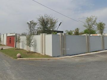 Quinta en  VENTA con alberca Los Lirios Montemoprelos